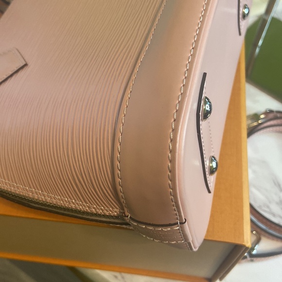 🇫🇷🌸LOUIS VUITTON✨Alma bb in Rose Ballerine Epi✨🌸 - Picture 5 of 11